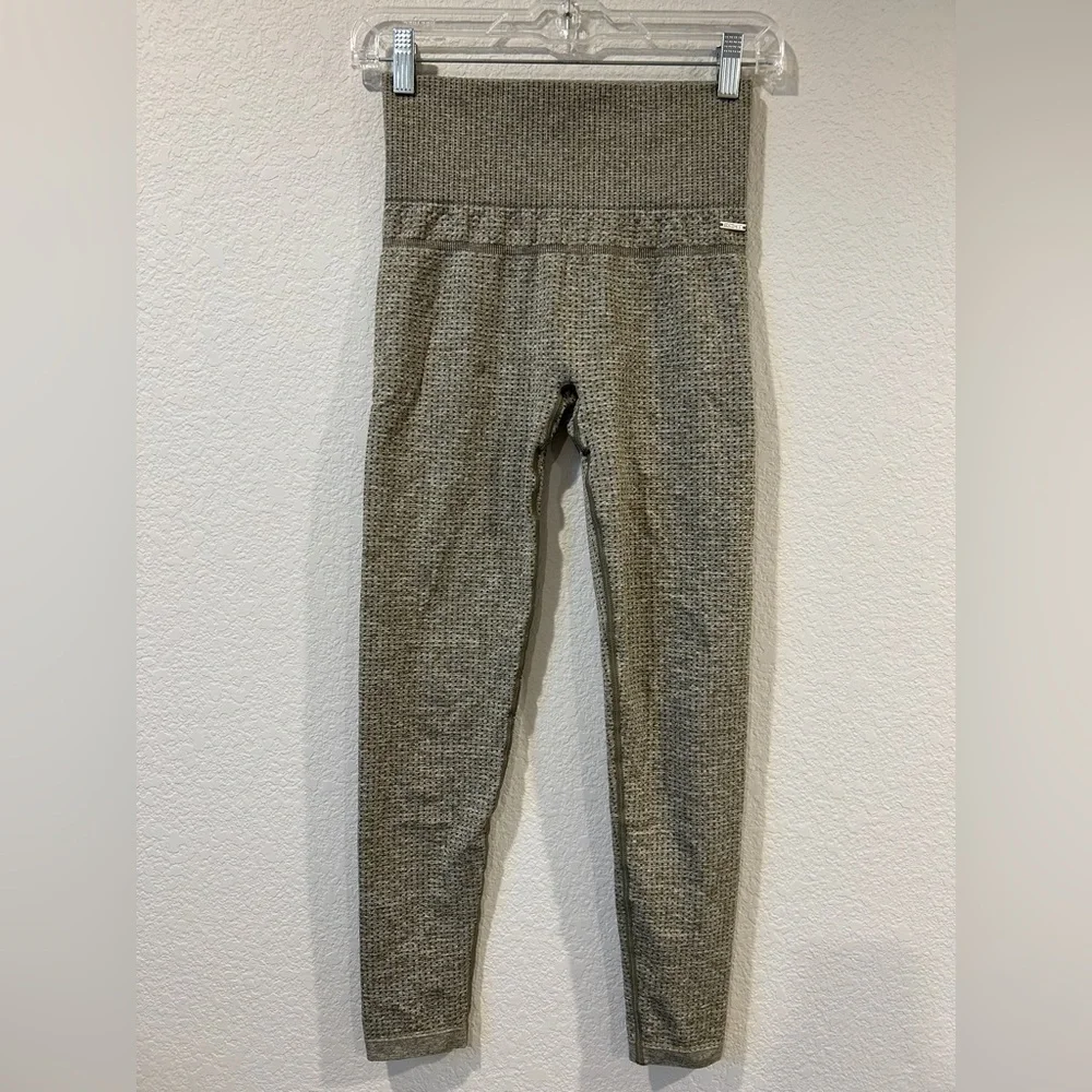 Echt Women’s Green Sensory Seamless Leggings - Small - Picture 3 of 8